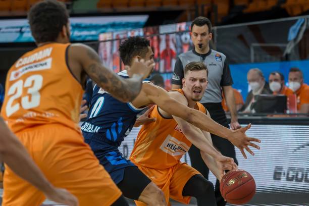 德转列出了 德转列出了